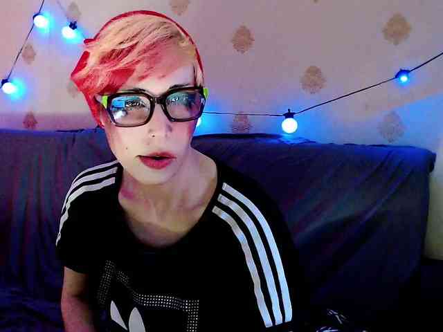 Lady_Gopnique webcam
