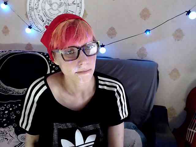 Lady_Gopnique webcam