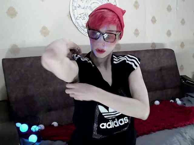Lady_Gopnique webcam