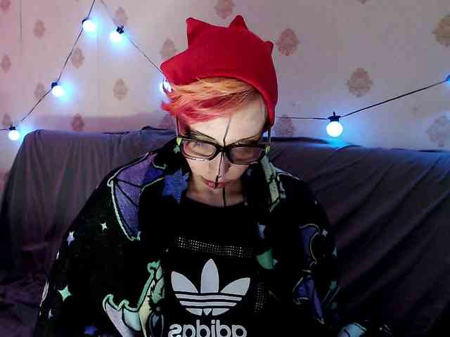 Lady_Gopnique webcam