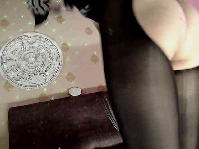 Lady_Gopnique webcam