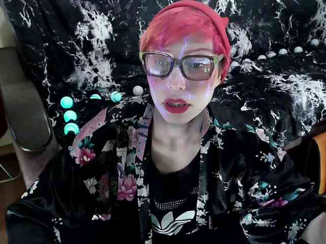 Lady_Gopnique webcam