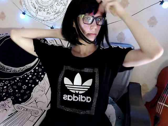 Lady_Gopnique webcam