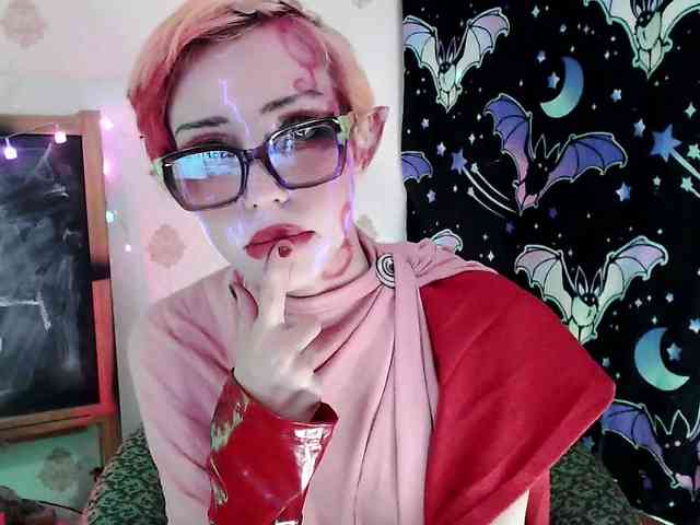 Lady_Gopnique webcam