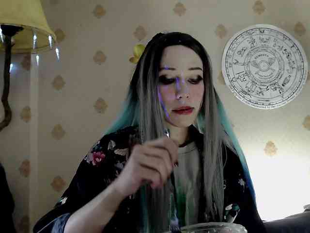 Lady_Gopnique webcam