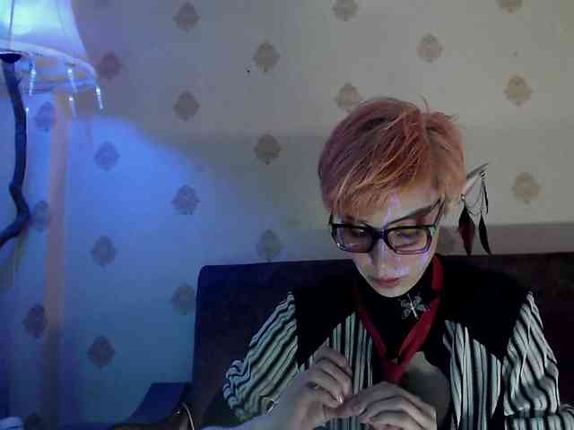 Lady_Gopnique webcam