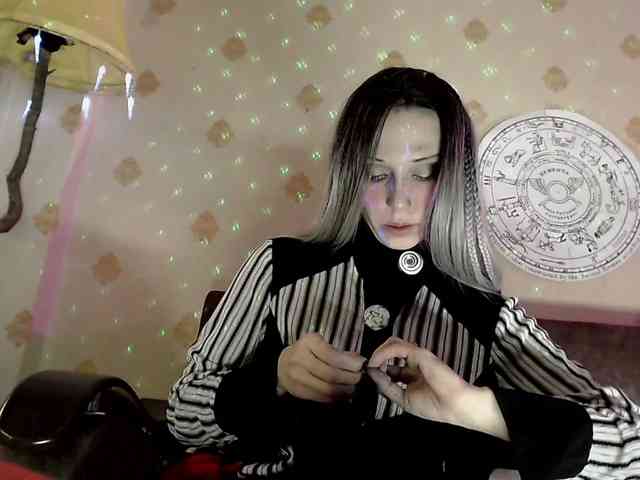 Lady_Gopnique webcam