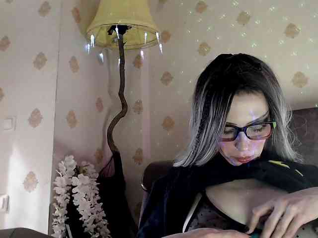 Lady_Gopnique webcam