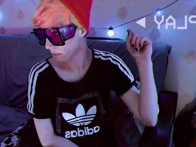 Lady_Gopnique webcam