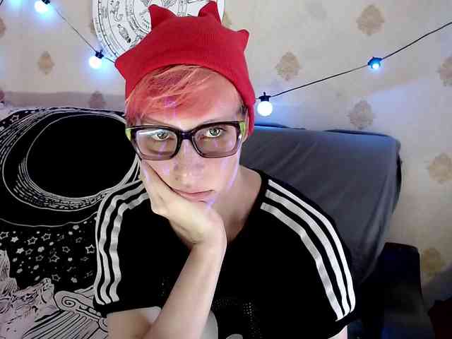 Lady_Gopnique webcam