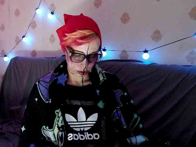 Lady_Gopnique webcam