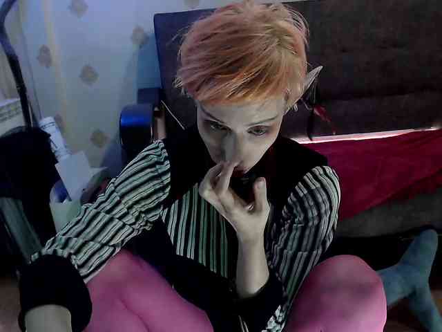 Lady_Gopnique webcam