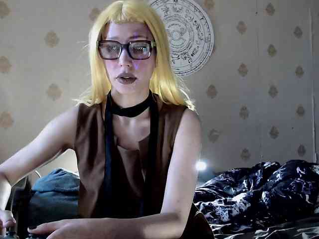 Lady_Gopnique webcam