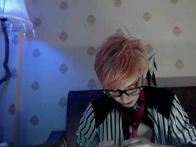 Lady_Gopnique webcam