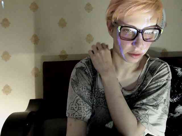 Lady_Gopnique webcam