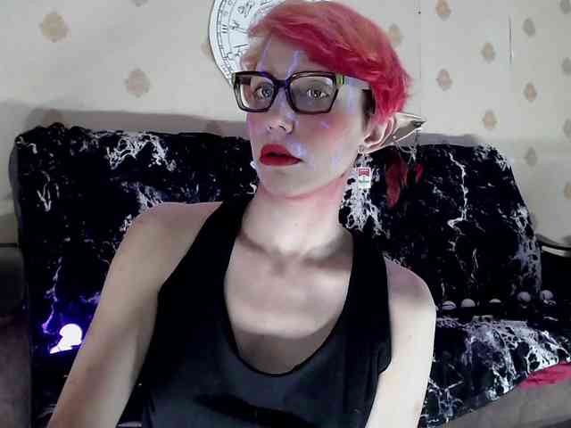 Lady_Gopnique webcam