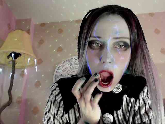 Lady_Gopnique webcam