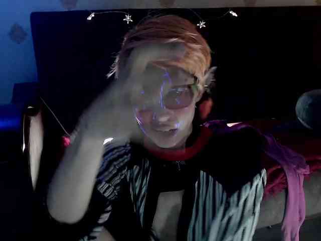 Lady_Gopnique webcam