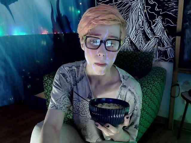 Lady_Gopnique webcam