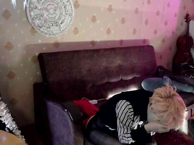 Lady_Gopnique webcam