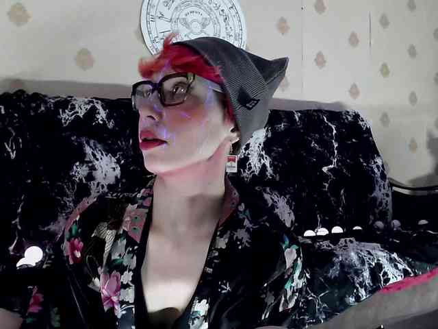 Lady_Gopnique webcam