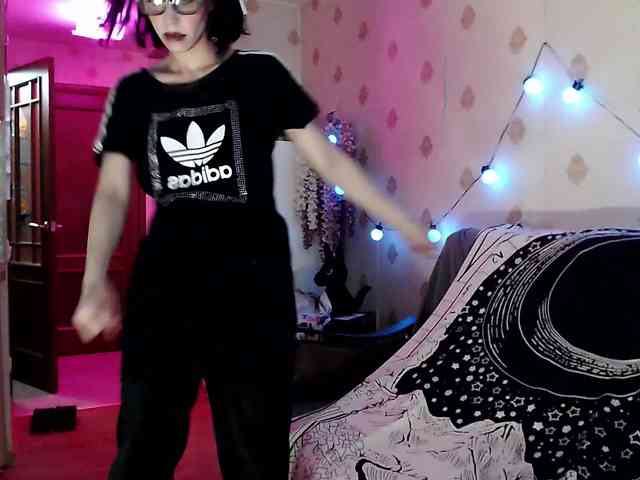 Lady_Gopnique webcam