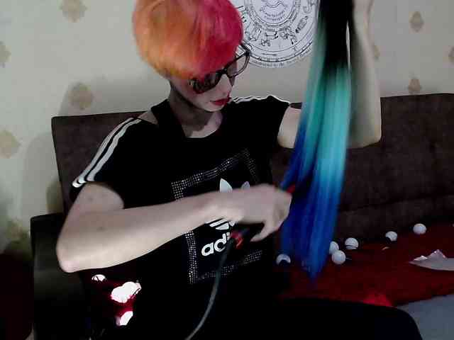 Lady_Gopnique webcam