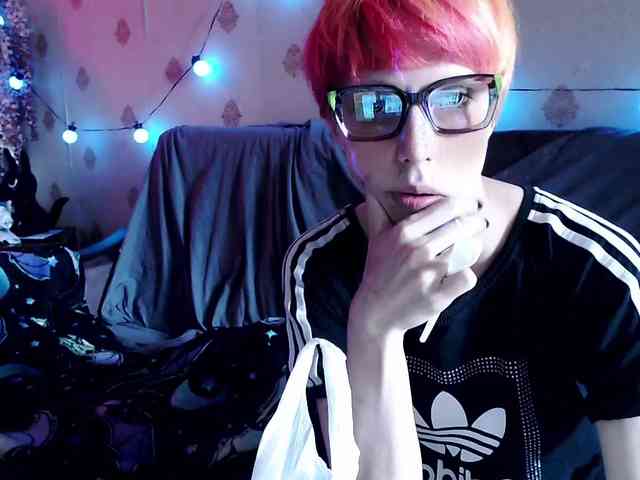 Lady_Gopnique webcam