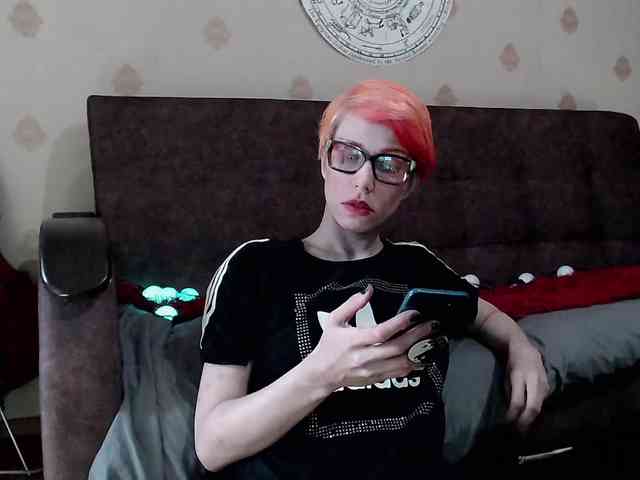 Lady_Gopnique webcam