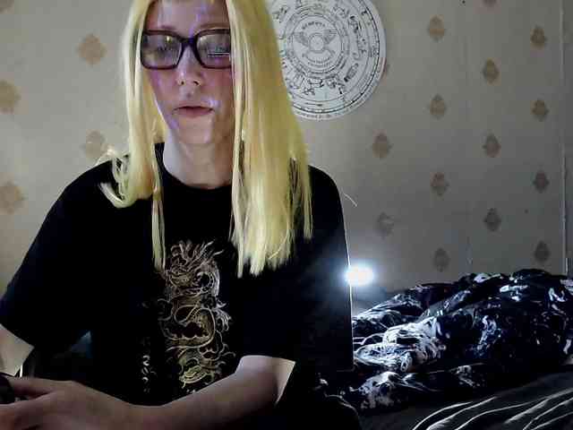 Lady_Gopnique webcam