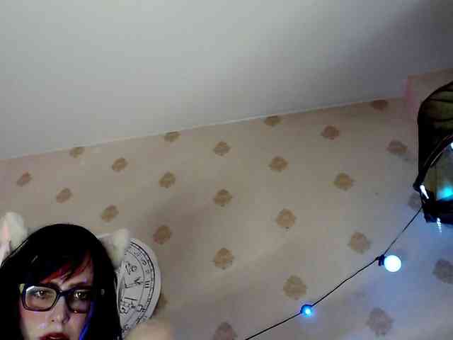 Lady_Gopnique webcam