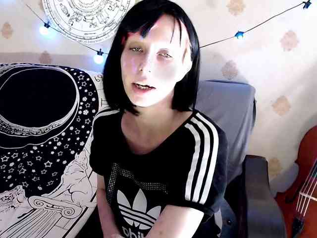 Lady_Gopnique webcam