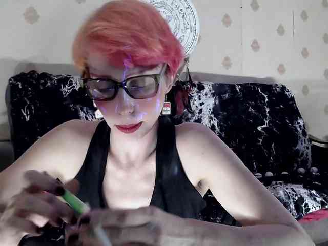 Lady_Gopnique webcam