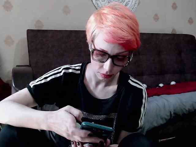 Lady_Gopnique webcam