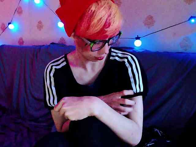 Lady_Gopnique webcam