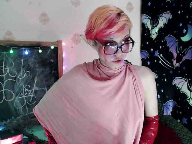 Lady_Gopnique webcam