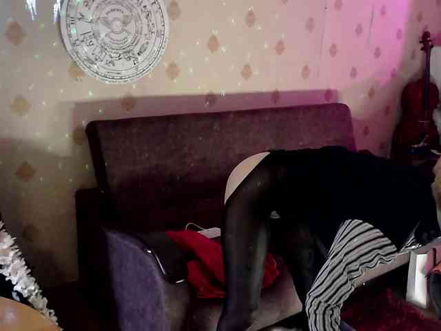 Lady_Gopnique webcam