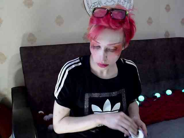 Lady_Gopnique webcam