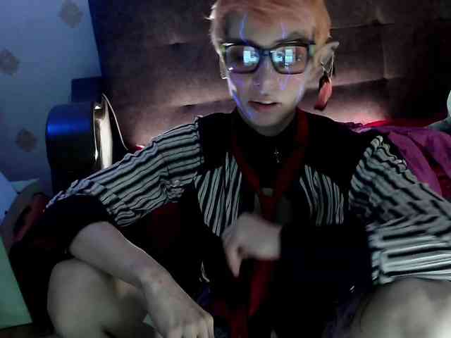 Lady_Gopnique webcam