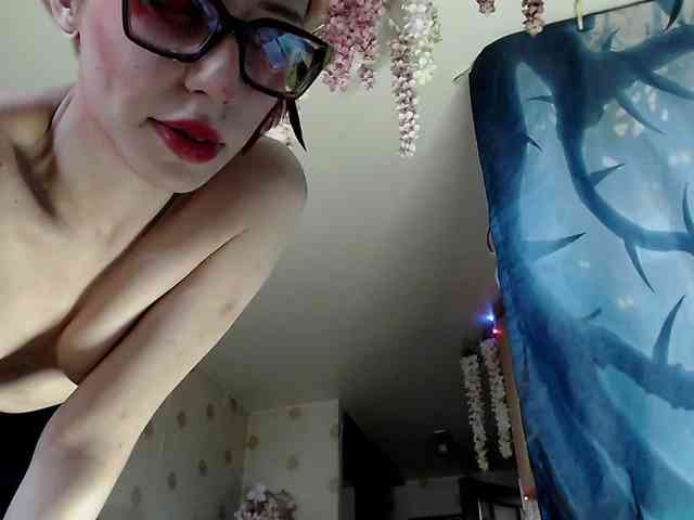 Lady_Gopnique webcam
