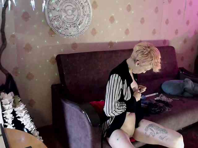 Lady_Gopnique webcam