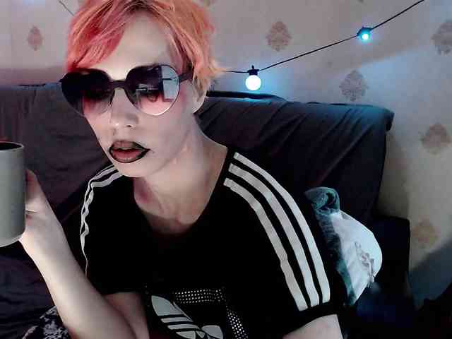 Lady_Gopnique webcam