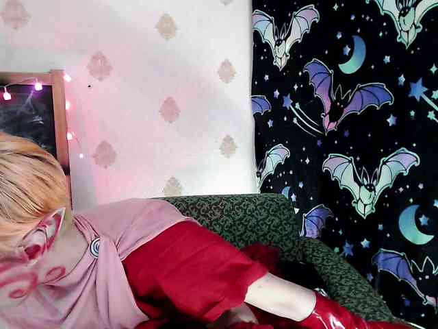 Lady_Gopnique webcam
