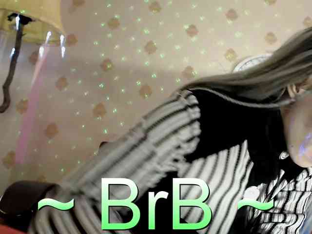 Lady_Gopnique webcam