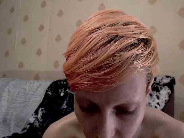 Lady_Gopnique webcam