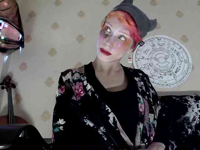 Lady_Gopnique webcam