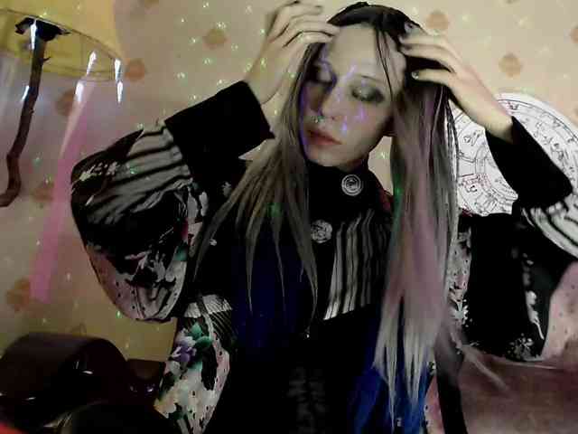 Lady_Gopnique webcam