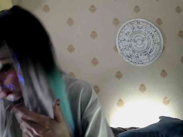 Lady_Gopnique webcam