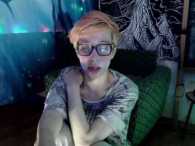 Lady_Gopnique webcam