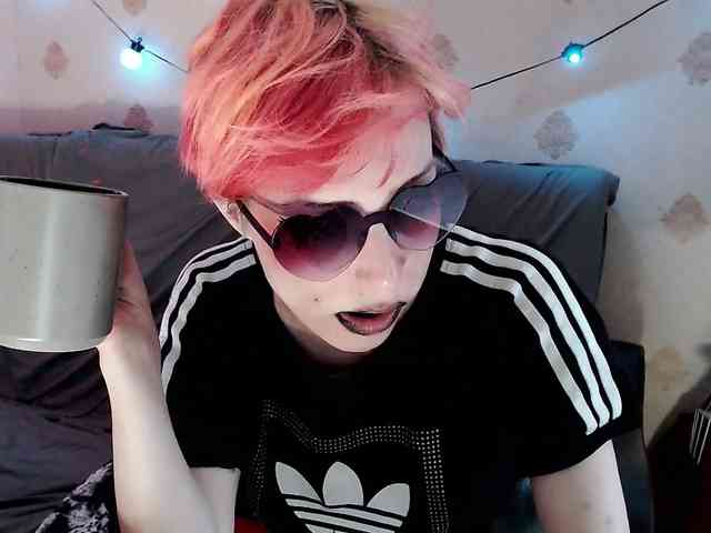 Lady_Gopnique webcam